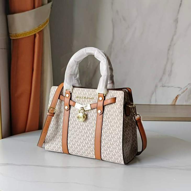 Picture of Michael Kors Wallets _SKUfw242016321fw